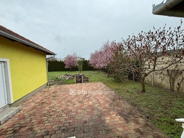 Eladó családi ház, Mohácson 115 M Ft, 3 szobás
