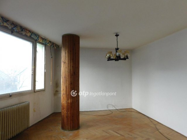 Eladó téglalakás, Pécsett 59.8 M Ft, 3 szobás