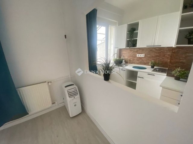 Eladó téglalakás, Budapesten, XI. kerületben 65 M Ft, 1 szobás