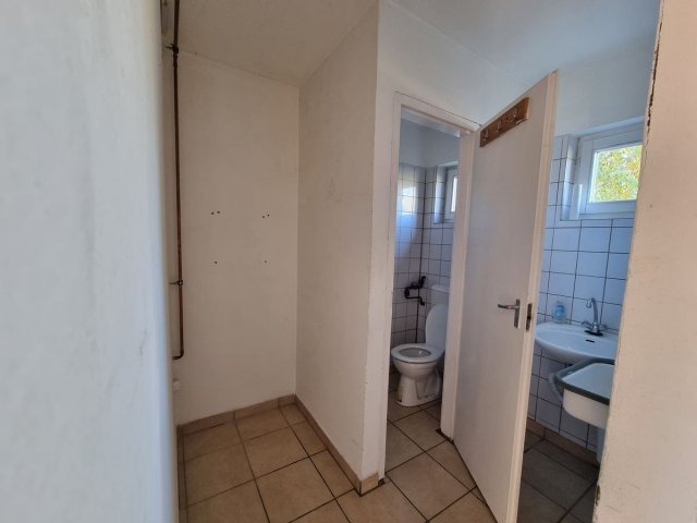 Kiadó üzlethelyiség, Érden 160 E Ft / hó, 1 szobás