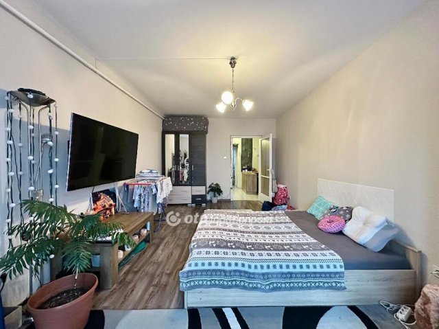 Eladó panellakás, Budapesten, III. kerületben 76.9 M Ft