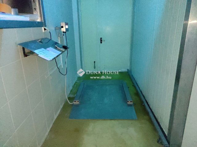 Eladó ipari ingatlan, Fonyódon 200 M Ft / költözzbe.hu