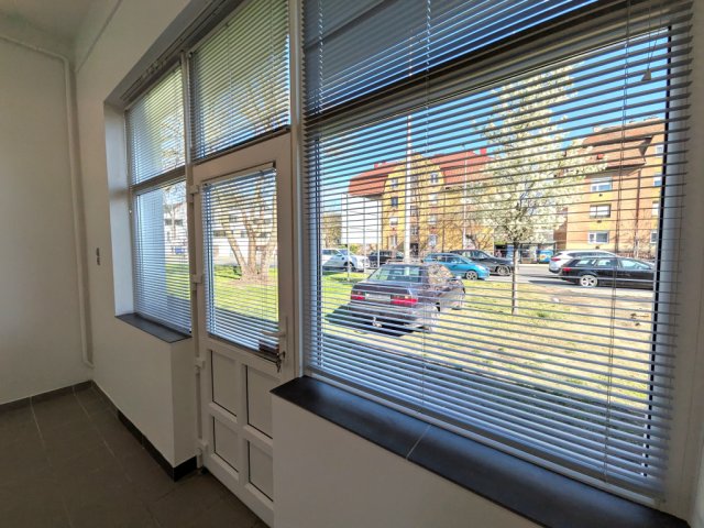 Kiadó üzlethelyiség, Debrecenben 130 E Ft / hó, 1 szobás