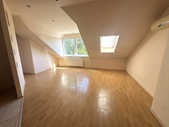 Eladó téglalakás, Székesfehérvárott 45.99 M Ft, 1+1 szobás