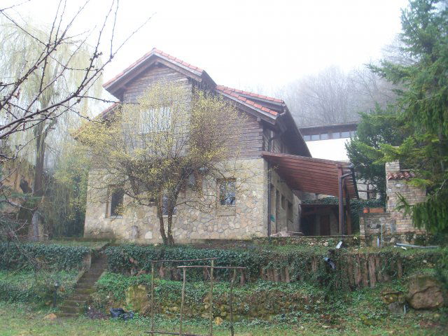 Eladó családi ház, Nagykovácsiban 158 M Ft, 4 szobás