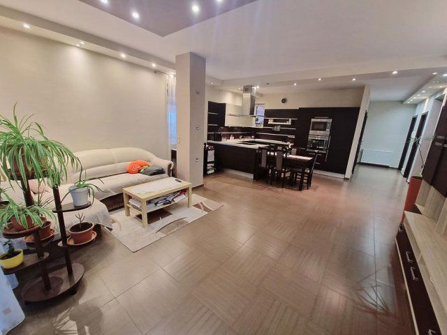 Eladó ikerház, Dunakeszin 190 M Ft, 6 szobás