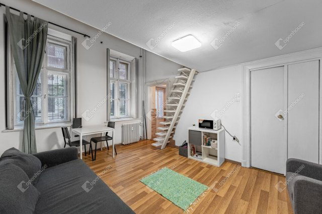 Eladó téglalakás, Budapesten, VI. kerületben 44.9 M Ft, 1 szobás