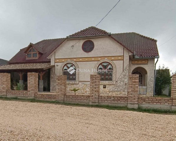 Eladó családi ház, Öcsödön 37 M Ft, 4 szobás
