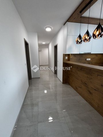 Kiadó téglalakás, albérlet, Debrecenben 450 E Ft / hó, 4 szobás