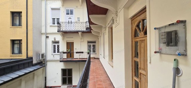 Eladó téglalakás, Budapesten, V. kerületben, Molnár utcában