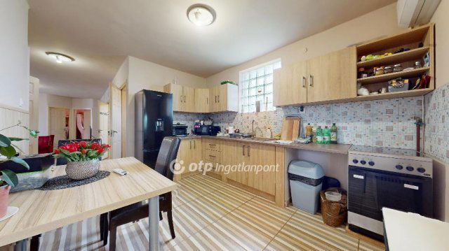 Eladó családi ház, Nyírmadán 26 M Ft, 3 szobás