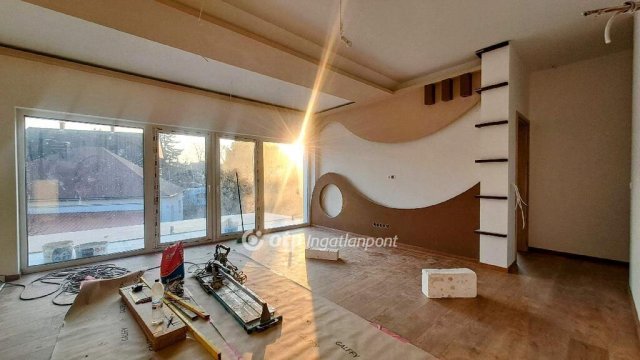 Eladó téglalakás, Balatonakarattyán 144 M Ft, 4 szobás