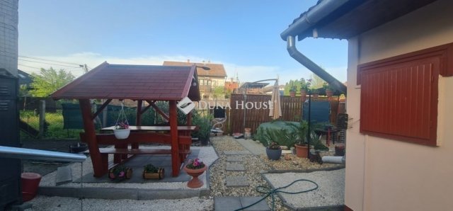 Eladó családi ház, Monoron 114.9 M Ft, 3 szobás