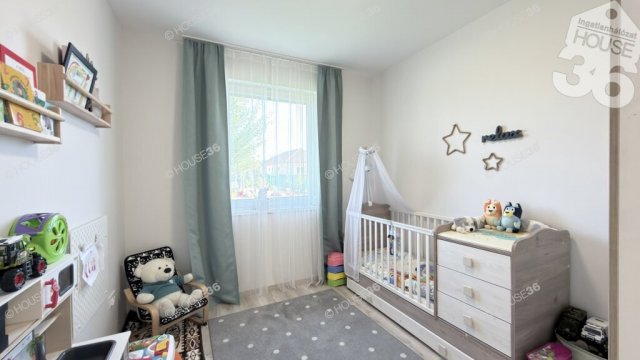 Eladó családi ház, Kecskeméten 92.9 M Ft, 5 szobás
