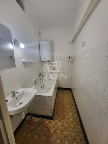 Eladó téglalakás, Szombathelyen 31.9 M Ft, 2 szobás