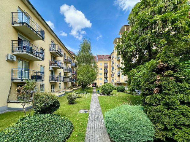 Eladó téglalakás, Budapesten, IX. kerületben 64.9 M Ft, 1 szobás