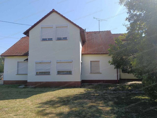 Eladó családi ház, Mezőcsokonyán 49.9 M Ft, 6+1 szobás