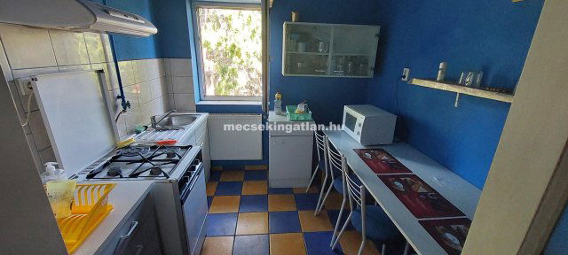 Kiadó téglalakás, albérlet, Pécsett 70 E Ft / hó, 1 szobás
