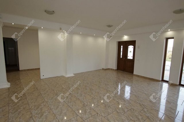 Eladó téglalakás, Székesfehérvárott 74.99 M Ft, 4 szobás