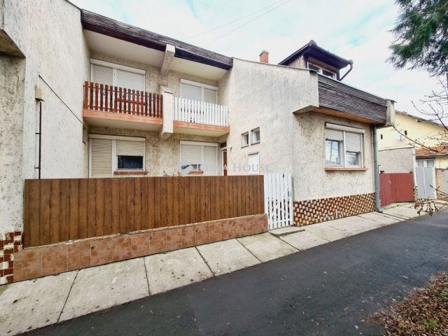 Eladó ikerház, Békéscsabán 49 M Ft, 4 szobás