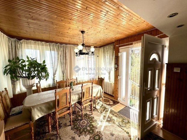 Eladó családi ház, Szentendrén 117.9 M Ft, 4 szobás