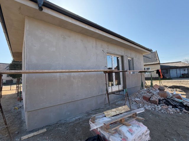 Eladó ikerház, Győrújfalun 94.9 M Ft, 4 szobás