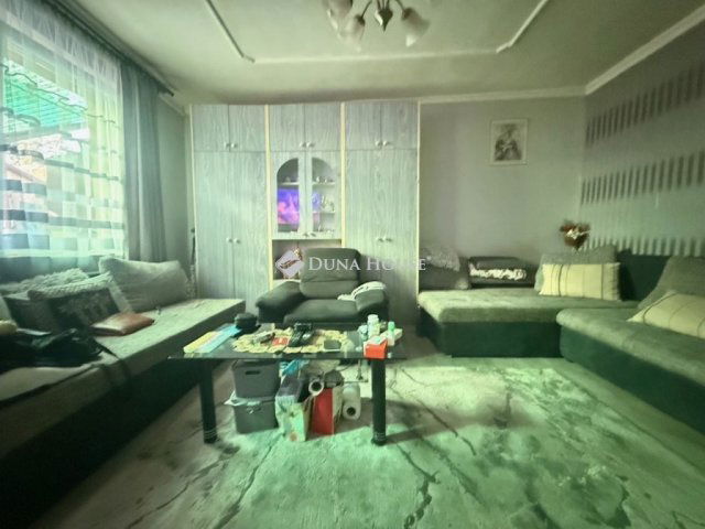 Eladó családi ház, IV. kerületben, Károlyi István utcában