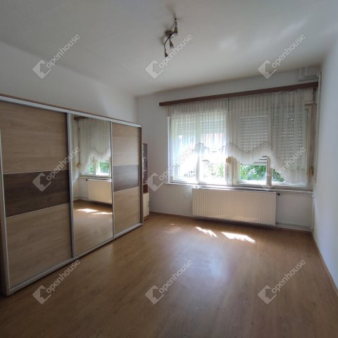 Eladó családi ház, Nagysimonyin 34.9 M Ft, 3 szobás