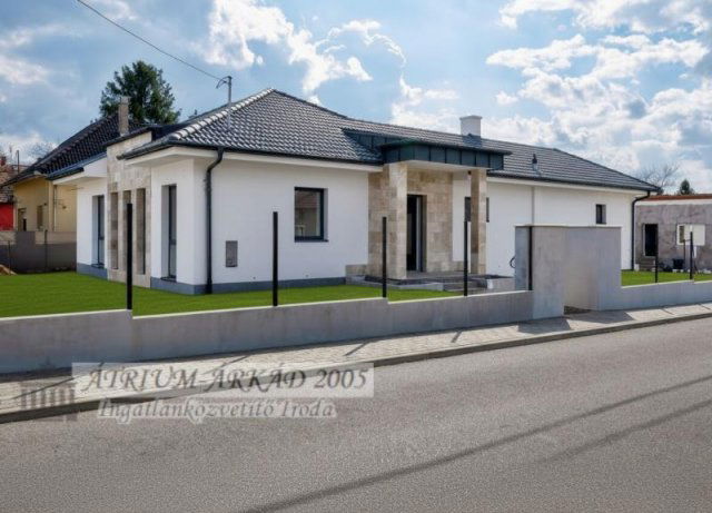 Eladó családi ház, Érden 149 M Ft, 4 szobás