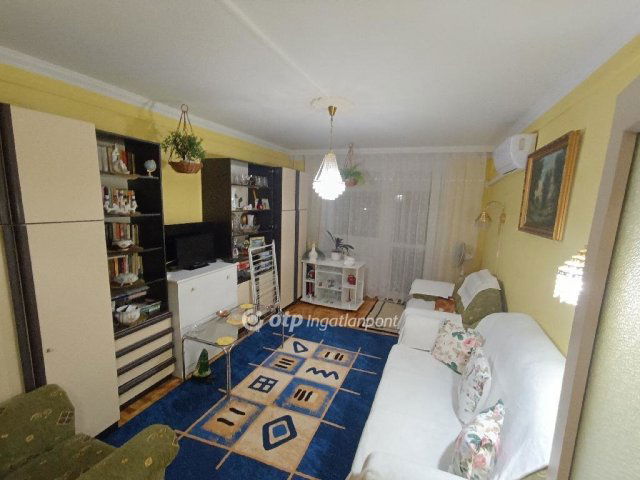 Eladó panellakás, Kisvárdán 35 M Ft, 2 szobás