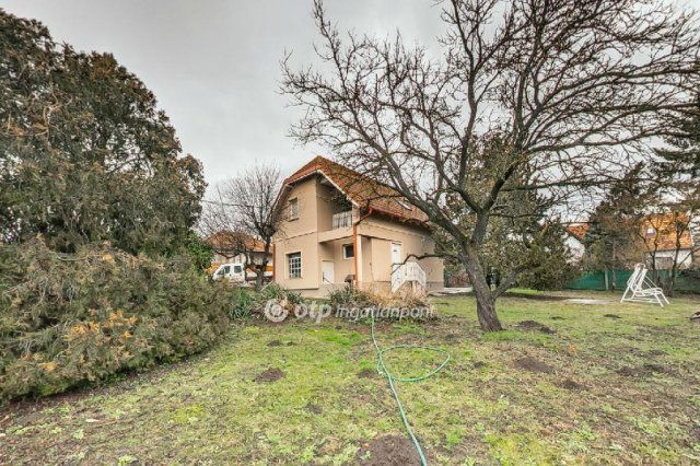 Eladó családi ház, Zsámbékon 59.5 M Ft, 3 szobás