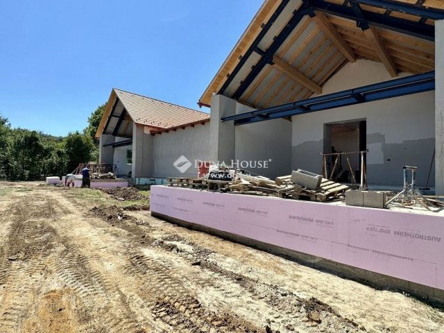 Eladó családi ház, Orfűn 115 M Ft, 4 szobás