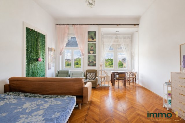 Eladó téglalakás, Budapesten, VI. kerületben 75 M Ft, 2 szobás