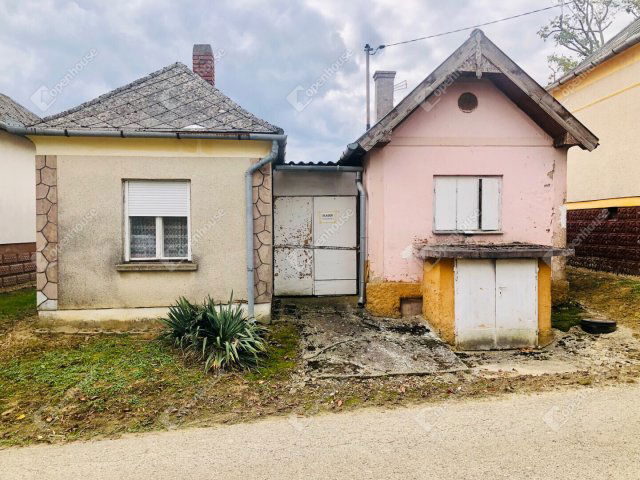 Eladó nyaraló, Tótszentmártonon 4.2 M Ft, 1 szobás