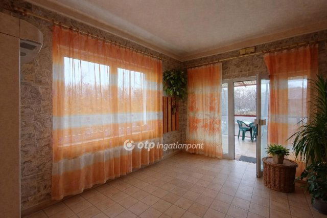 Eladó családi ház, Pusztaszabolcson 74.9 M Ft, 4+1 szobás