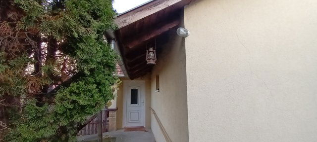 Eladó családi ház, Szegeden 64.5 M Ft, 2 szobás