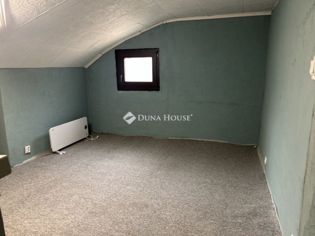 Eladó családi ház, Székesfehérvárott 71.99 M Ft, 6 szobás