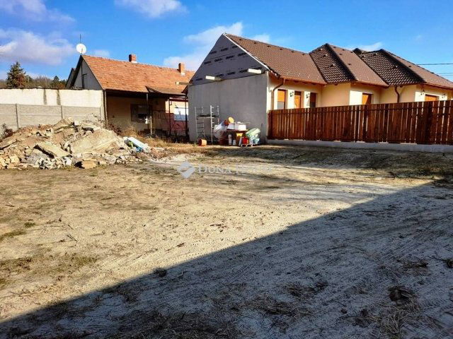 Eladó ikerház, Gödöllőn 94.5 M Ft, 4 szobás