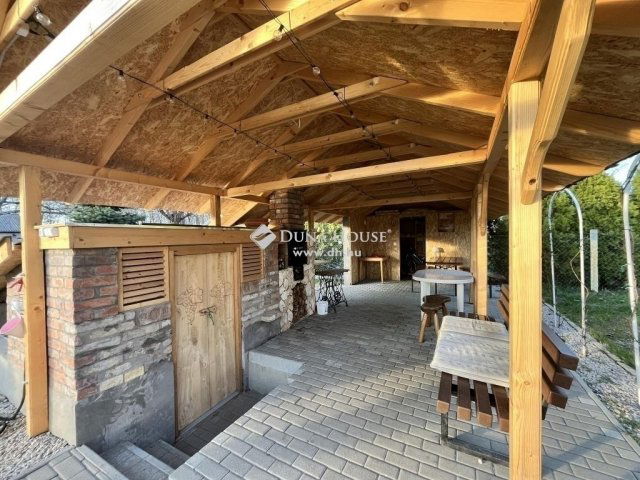 Eladó családi ház, Kecskeméten 79.9 M Ft, 8 szobás