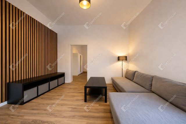 Eladó téglalakás, Sopronban 150 M Ft, 4 szobás