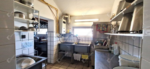 Eladó hotel, Szikszón 200 M Ft, 10 szobás / költözzbe.hu