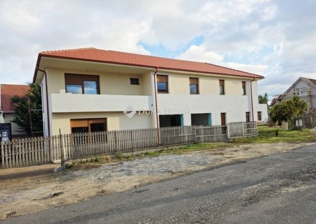 Eladó ikerház, Gyálon 112.99 M Ft, 5 szobás