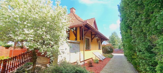 Eladó családi ház, Szigetszentmártonban 139 M Ft, 6 szobás