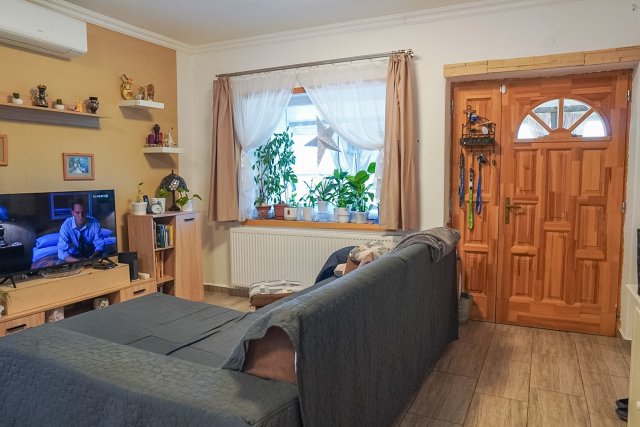 Eladó családi ház, Kiskunlacházán 87.55 M Ft, 2 szobás