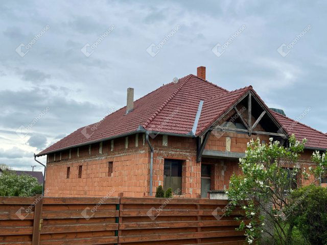 Eladó családi ház, Fertőszentmiklóson 45.45 M Ft, 5 szobás