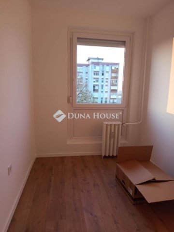 Eladó panellakás, Pécsett 44.9 M Ft, 2 szobás