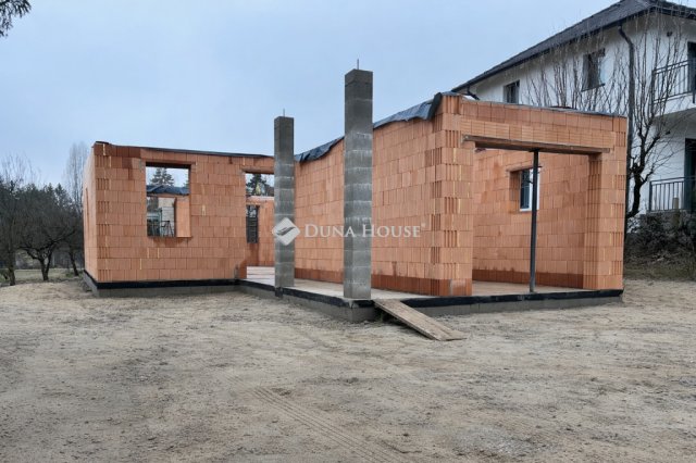 Eladó családi ház, Szentendrén 181.9 M Ft, 5 szobás