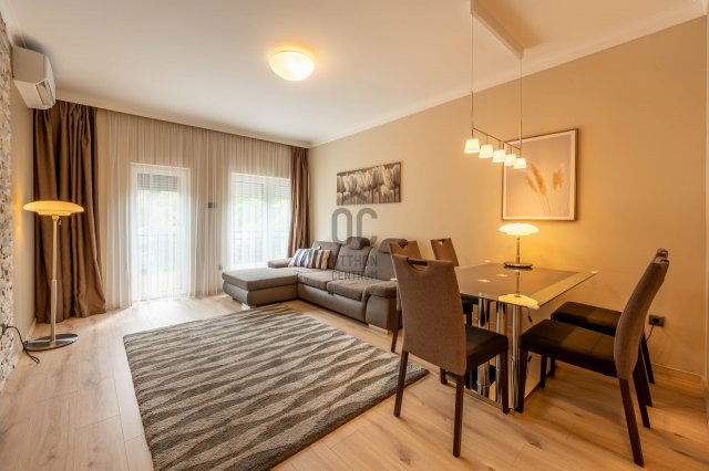 Eladó téglalakás, Szentendrén 99.8 M Ft, 2 szobás