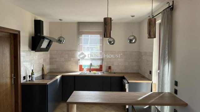 Eladó családi ház, Kecskeméten 172 M Ft, 5 szobás