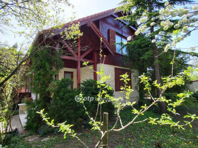 Eladó családi ház, Budaörsön 300 M Ft, 5 szobás